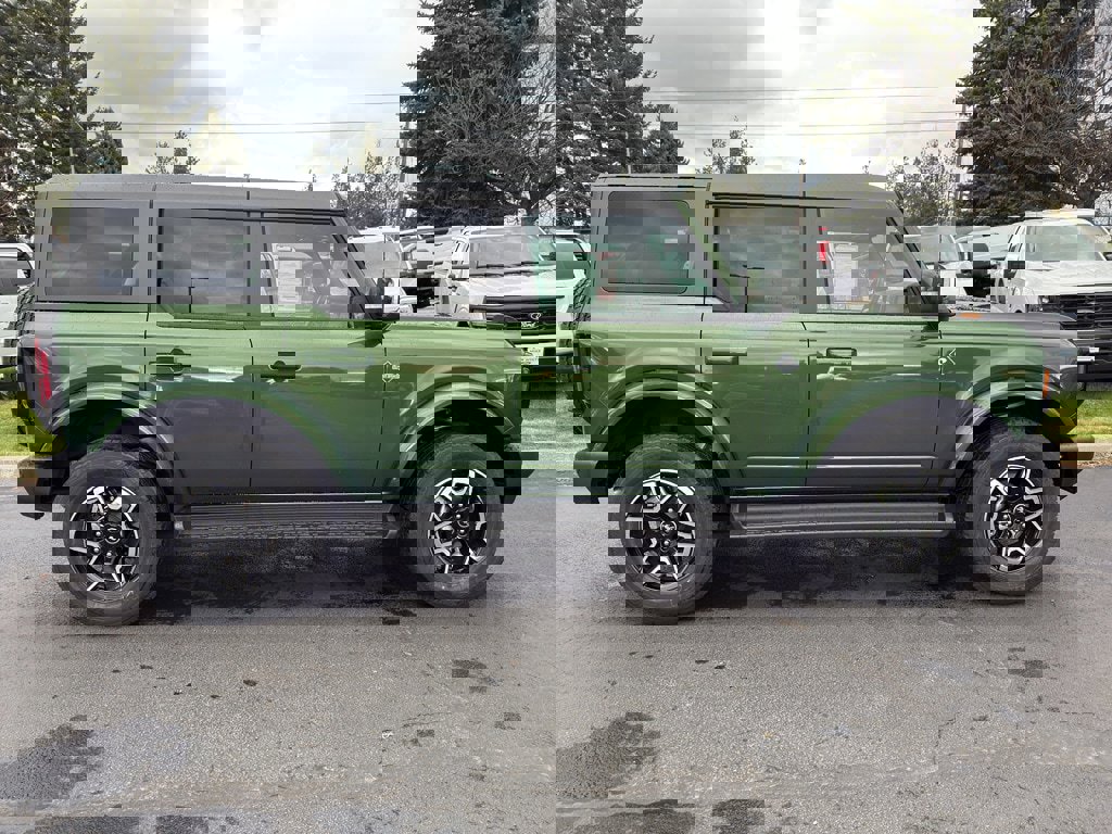 New 2025 Ford Bronco Outer Banks image 3