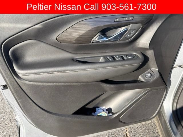 Used 2024 GMC Terrain SLT w/ Tech Package FWD image 10