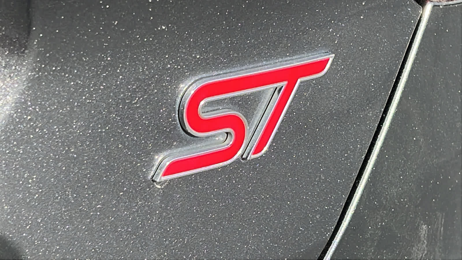 Used 2017 Ford Focus ST FWD image 28