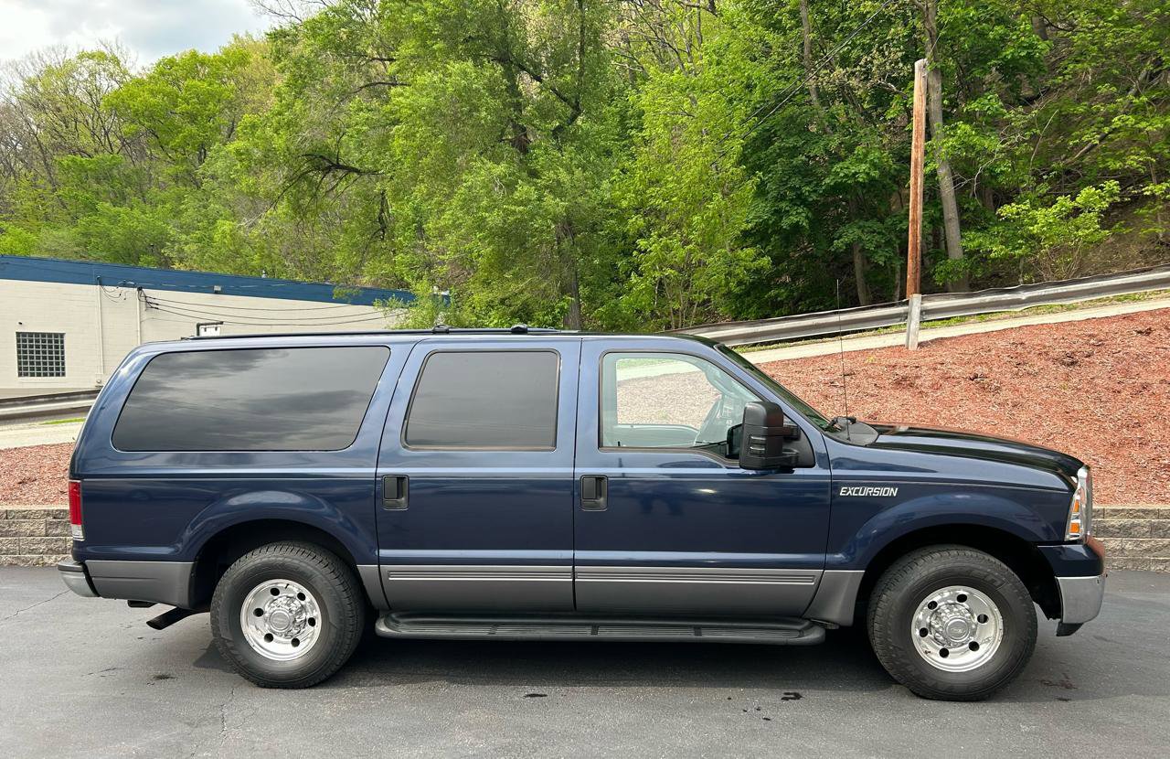 Used 2005 Ford Excursion XLT RWD image 7