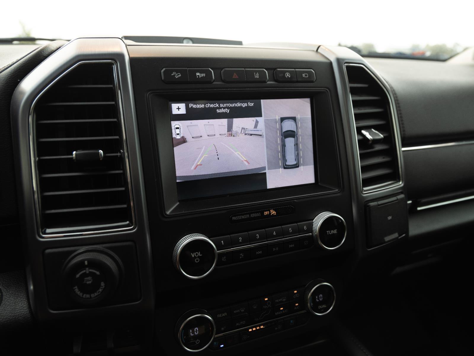 Used 2019 Ford Expedition Max Platinum AWD/4WD image 29