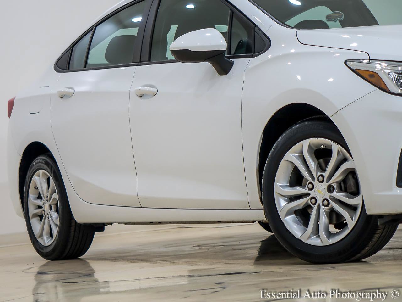 Used 2019 Chevrolet Cruze LS w/ LS Convenience Package FWD image 4