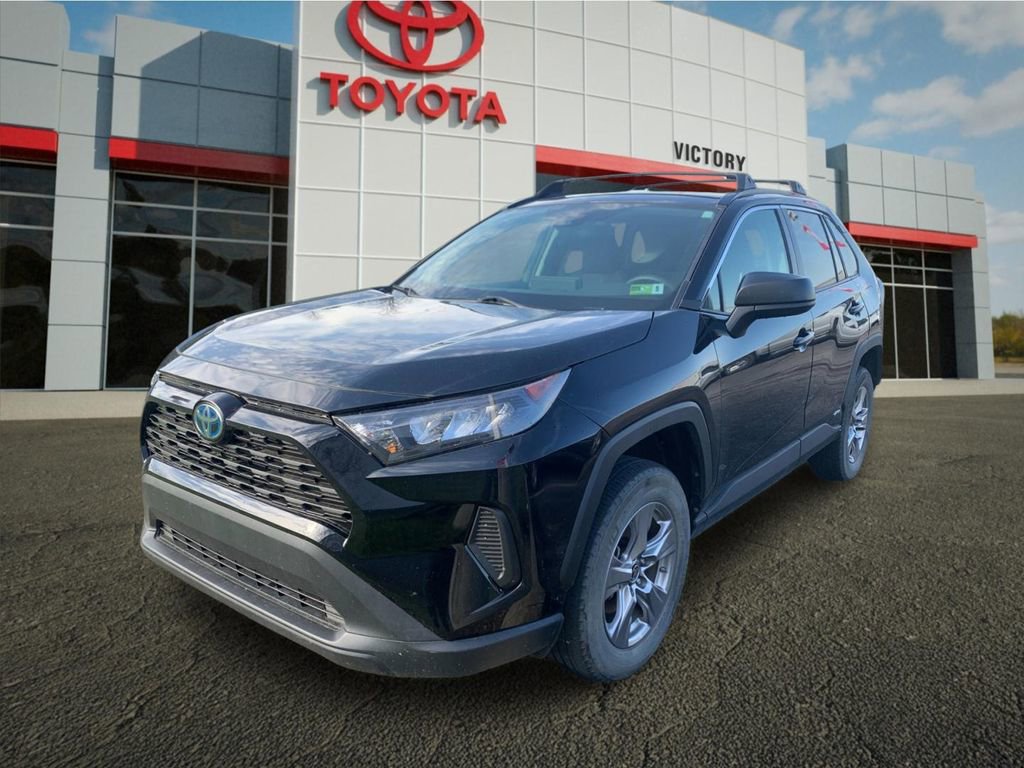 Used 2022 Toyota RAV4 LE AWD/4WD image 7