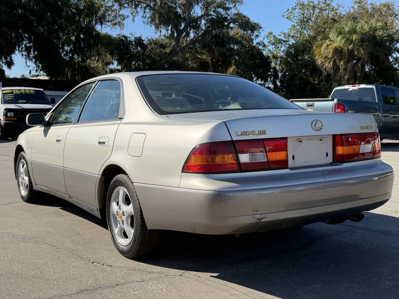 Used 1998 Lexus ES 330 FWD image 6