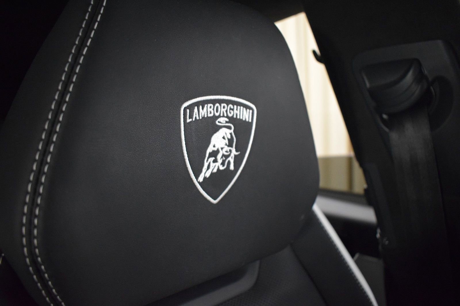 Used 2024 Lamborghini Urus S image 36