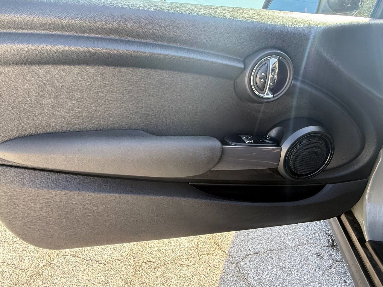 Used 2020 MINI Cooper 2-Door Hardtop image 15