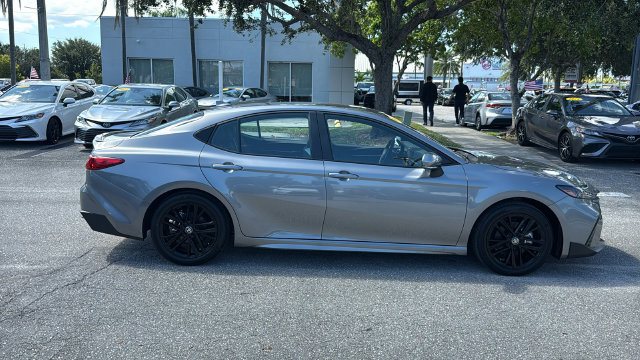 Used 2026 Toyota Camry SE FWD image 11