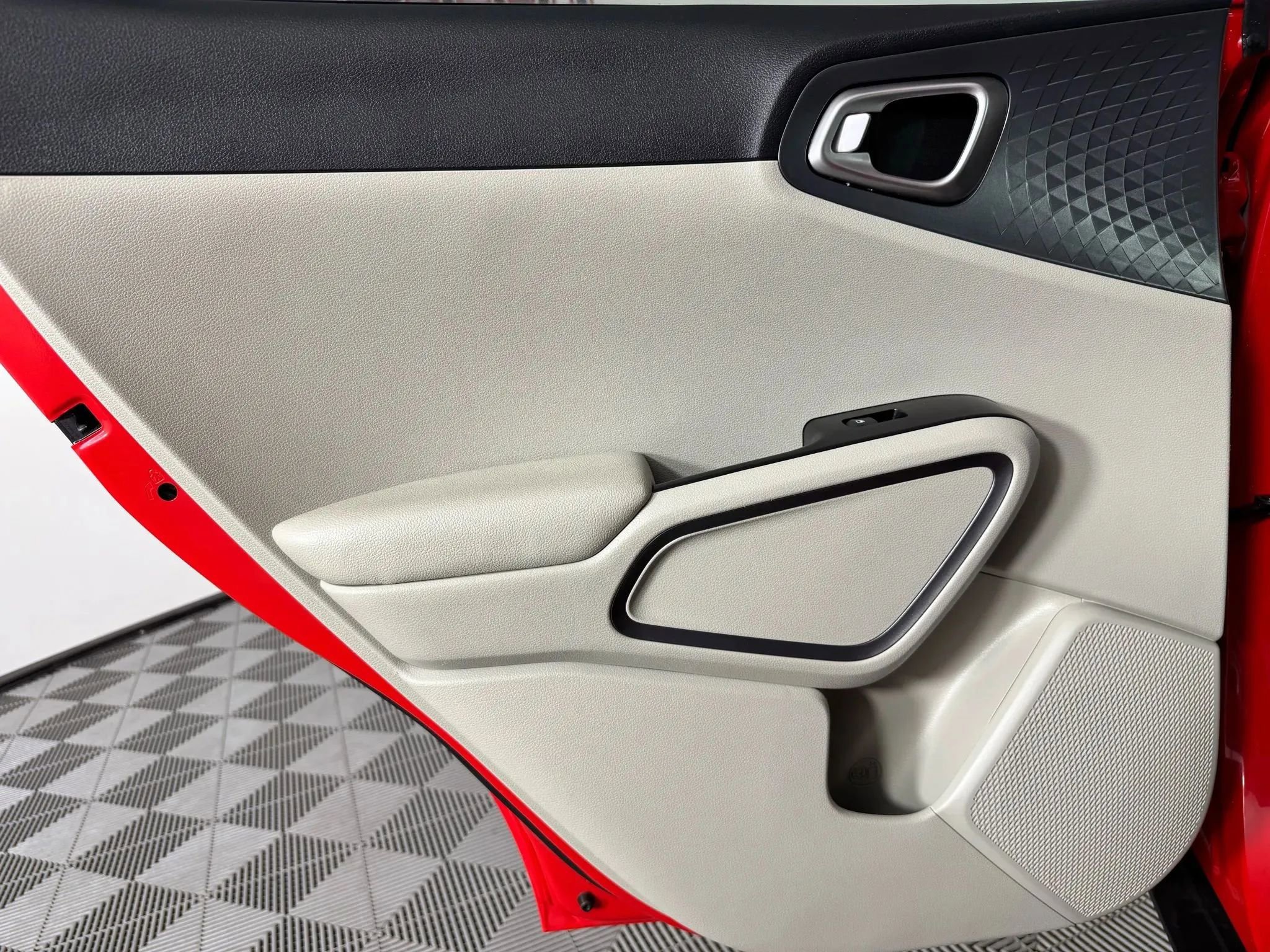 Used 2020 Kia Soul S FWD image 39
