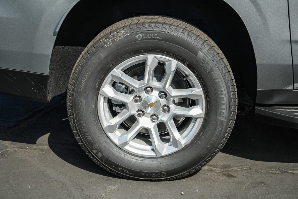 New 2026 Chevrolet Suburban LT w/ Comfort Package AWD/4WD image 12