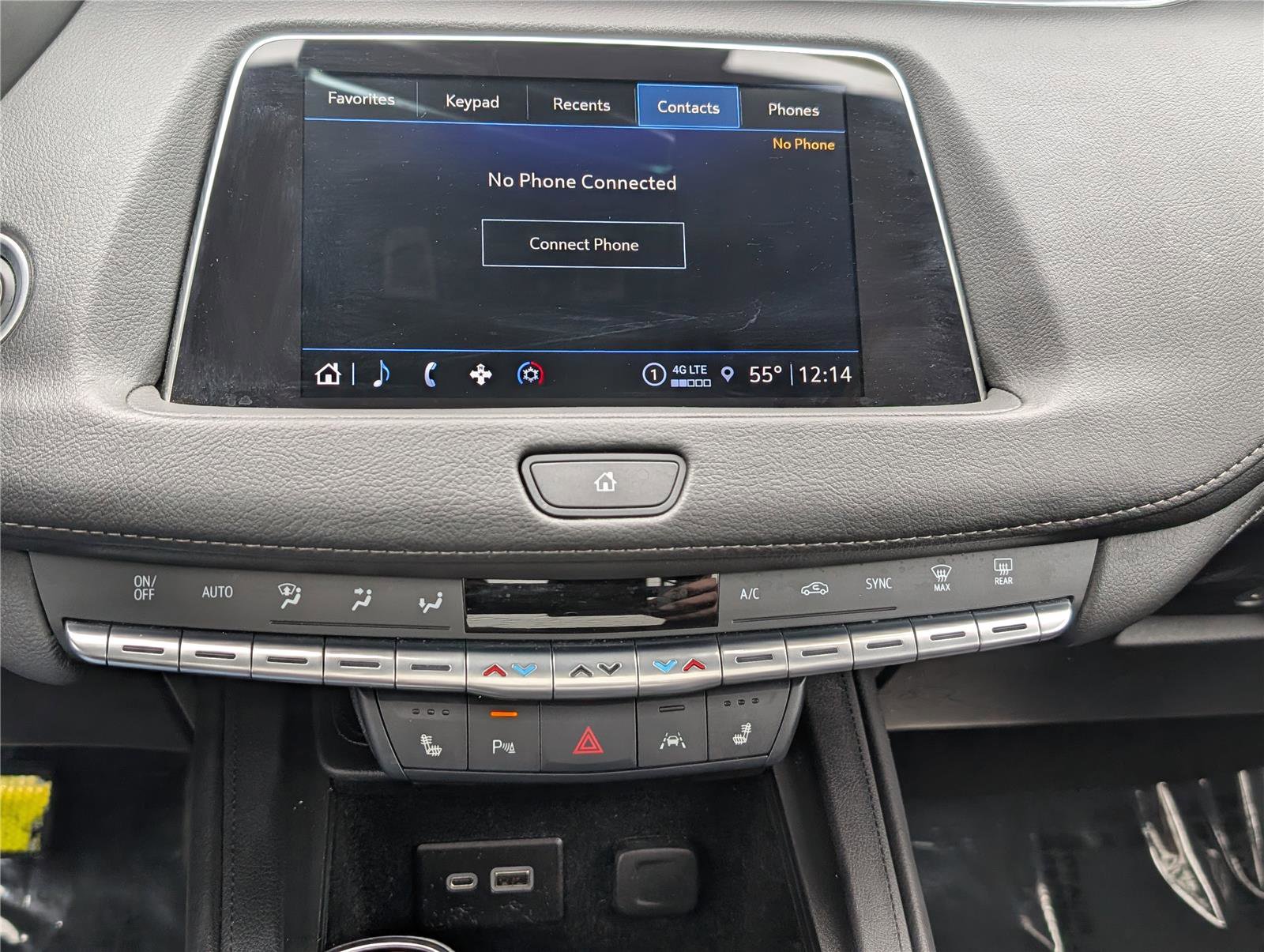 Used 2023 Cadillac XT4 Luxury w/ Cold Weather Package AWD/4WD image 31