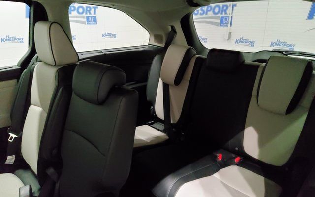 Used 2025 Honda Odyssey Elite image 14