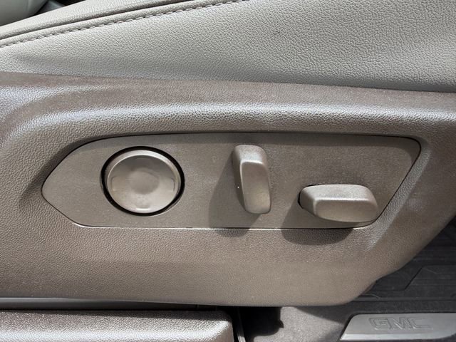 Used 2024 GMC Yukon SLT AWD/4WD image 32