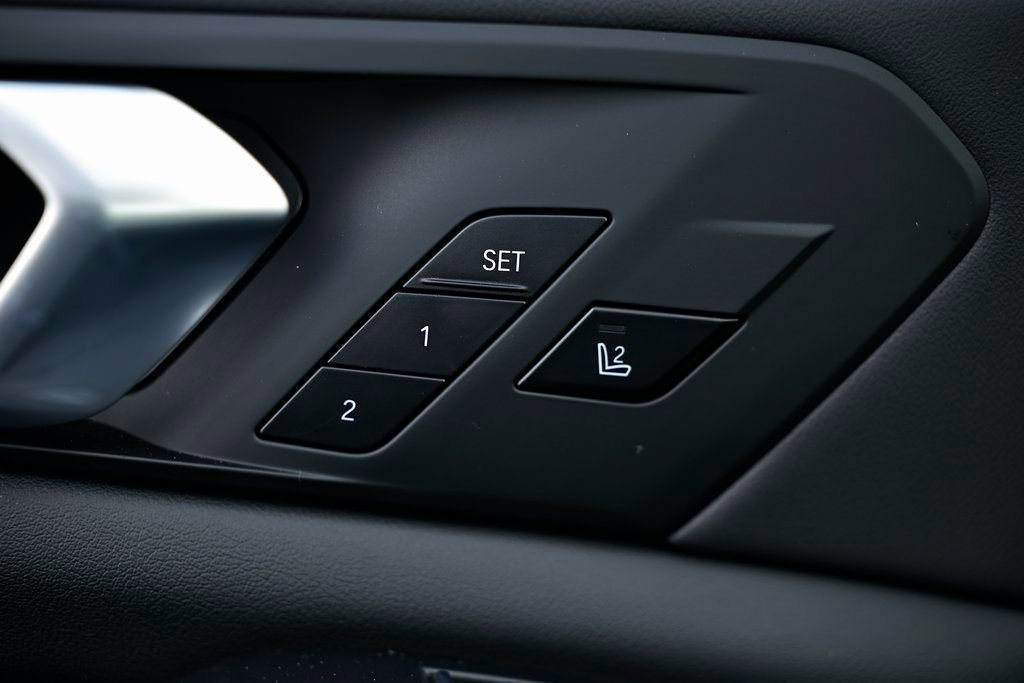 New 2026 BMW X5 xDrive40i w/ M Sport Package image 16