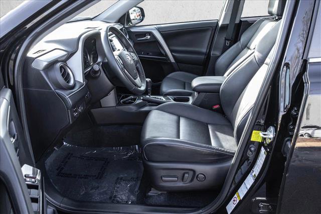 Used 2018 Toyota RAV4 Limited image 12