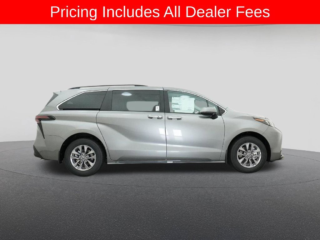 New 2026 Toyota Sienna XLE FWD image 27