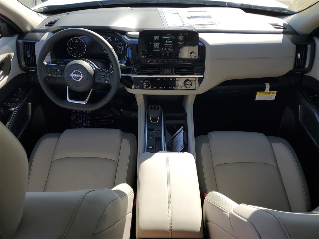 New 2025 Nissan Pathfinder SL image 7