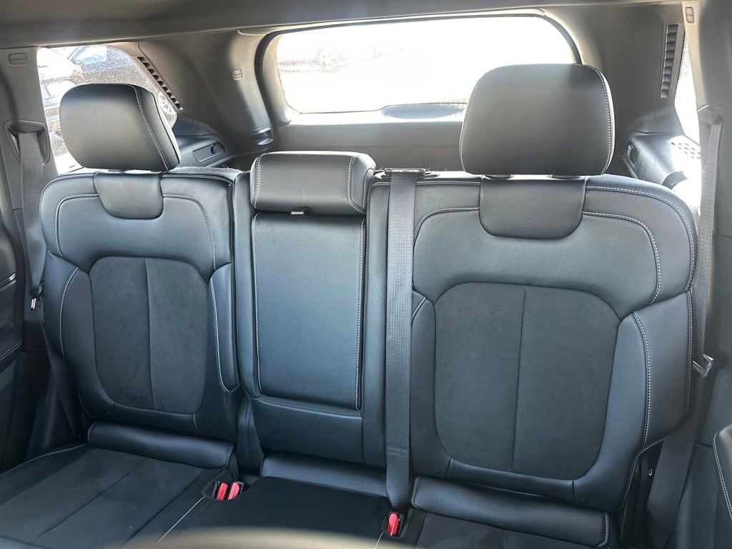 Used 2023 Jeep Grand Cherokee Altitude image 35