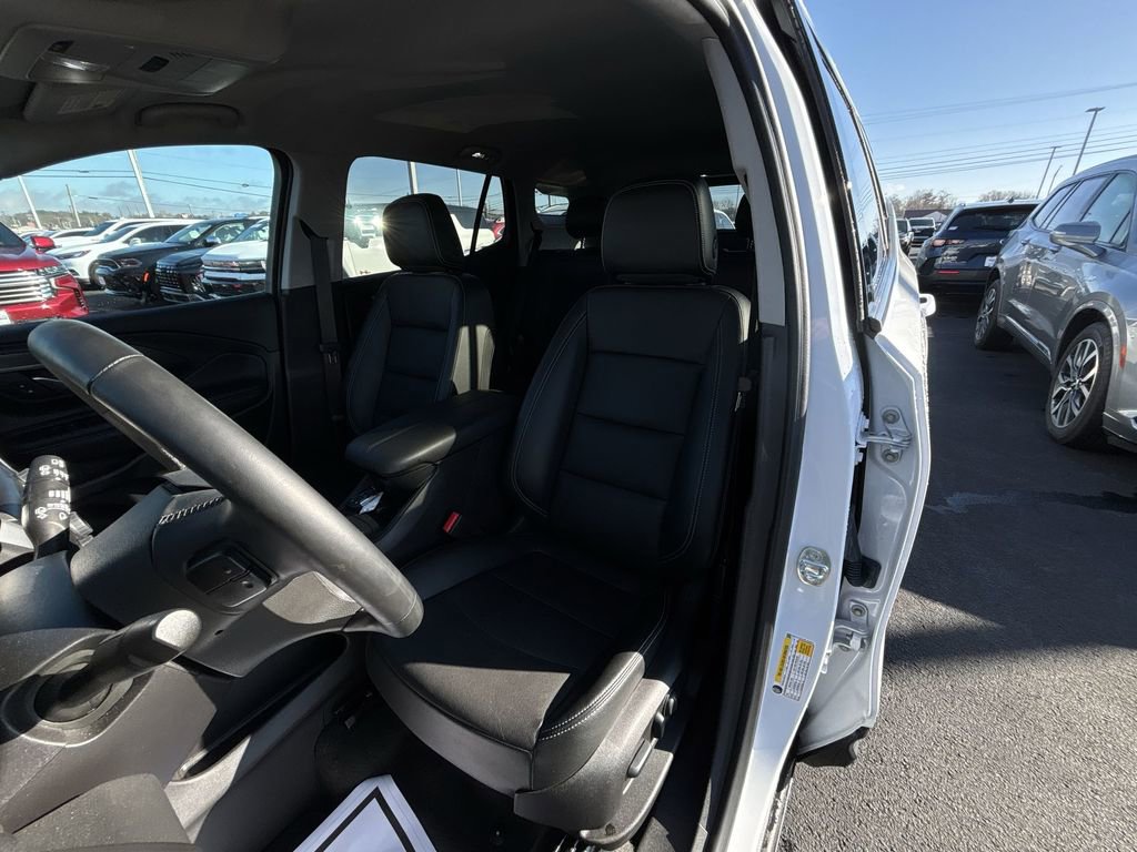 Used 2023 GMC Terrain SLT image 17