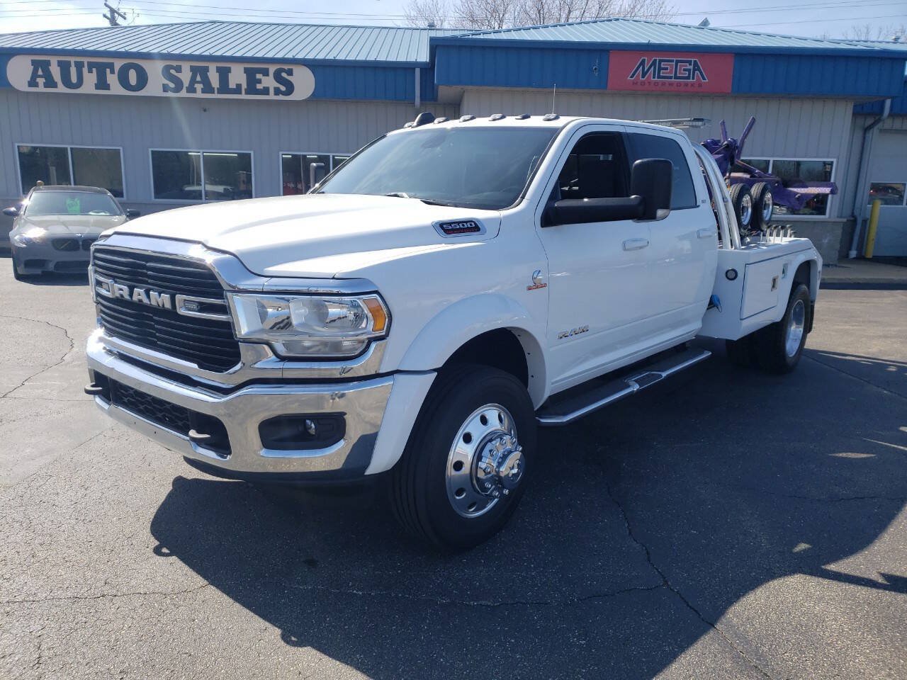 Used 2021 RAM 5500 SLT w/ Quick Order Package 2YG SLT AWD/4WD image 2