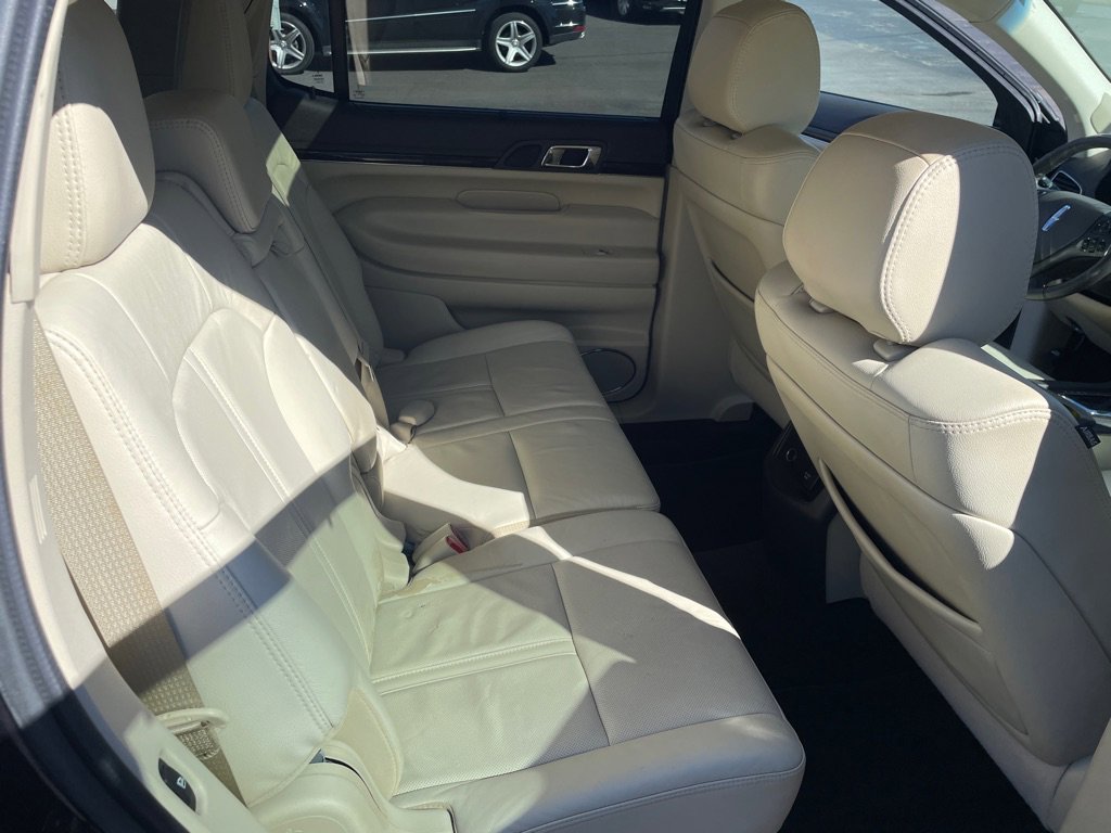 Used 2019 Lincoln MKT AWD image 21