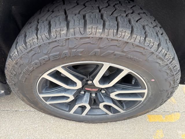 Used 2022 GMC Yukon XL AT4 w/ Max Trailering Package image 9