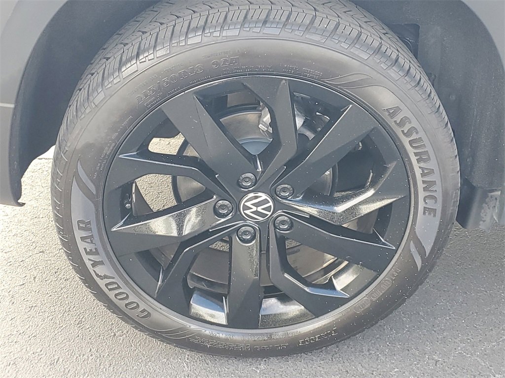 Used 2022 Volkswagen Taos SEL image 7