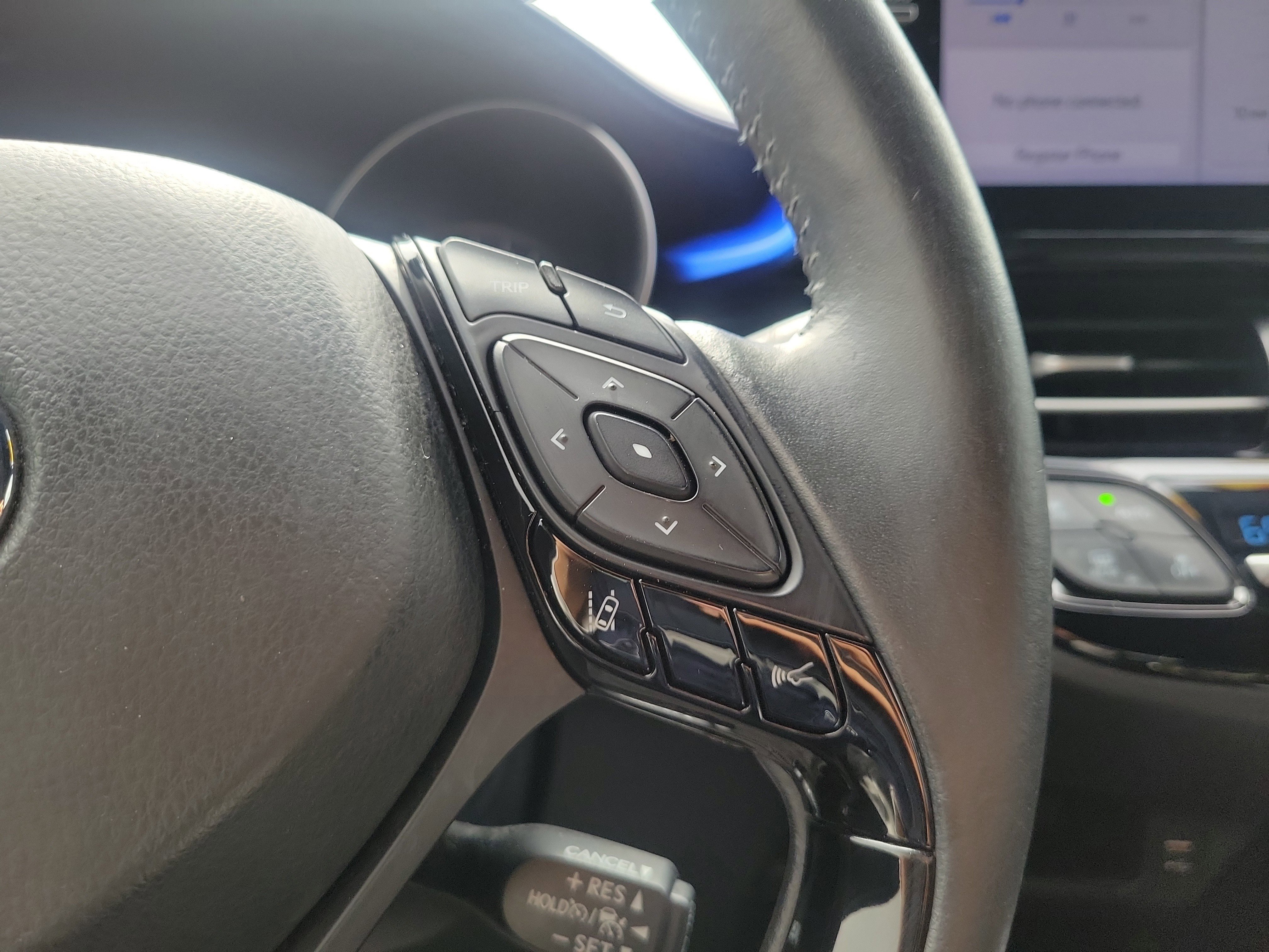 Used 2021 Toyota C-HR XLE image 22