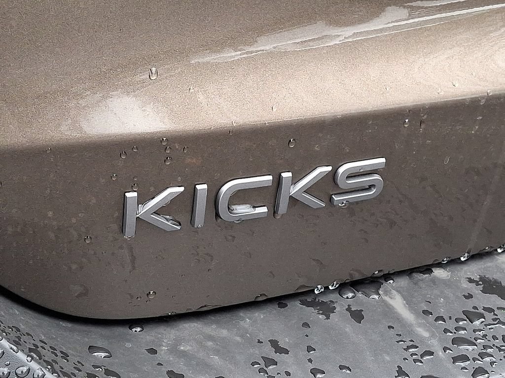 New 2026 Nissan Kicks SR w/ Cold Weather Package AWD/4WD image 14