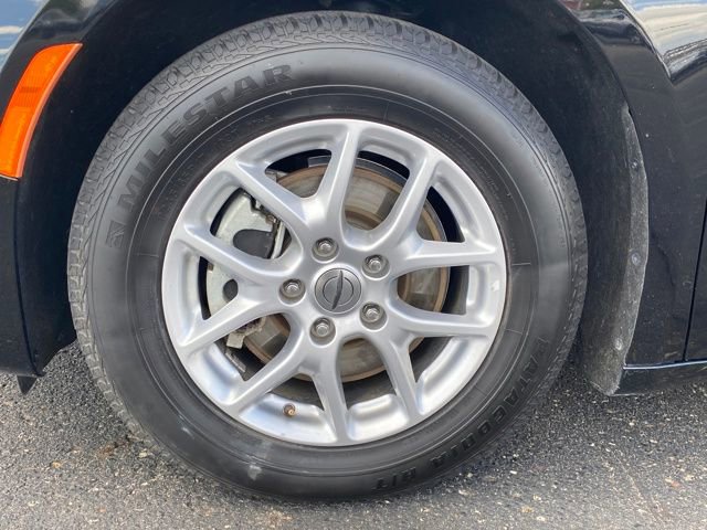 Used 2024 Chrysler Pacifica Touring-L image 23