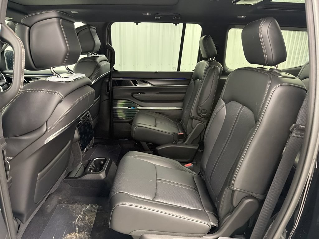 New 2026 Jeep Grand Wagoneer Summit AWD/4WD image 13