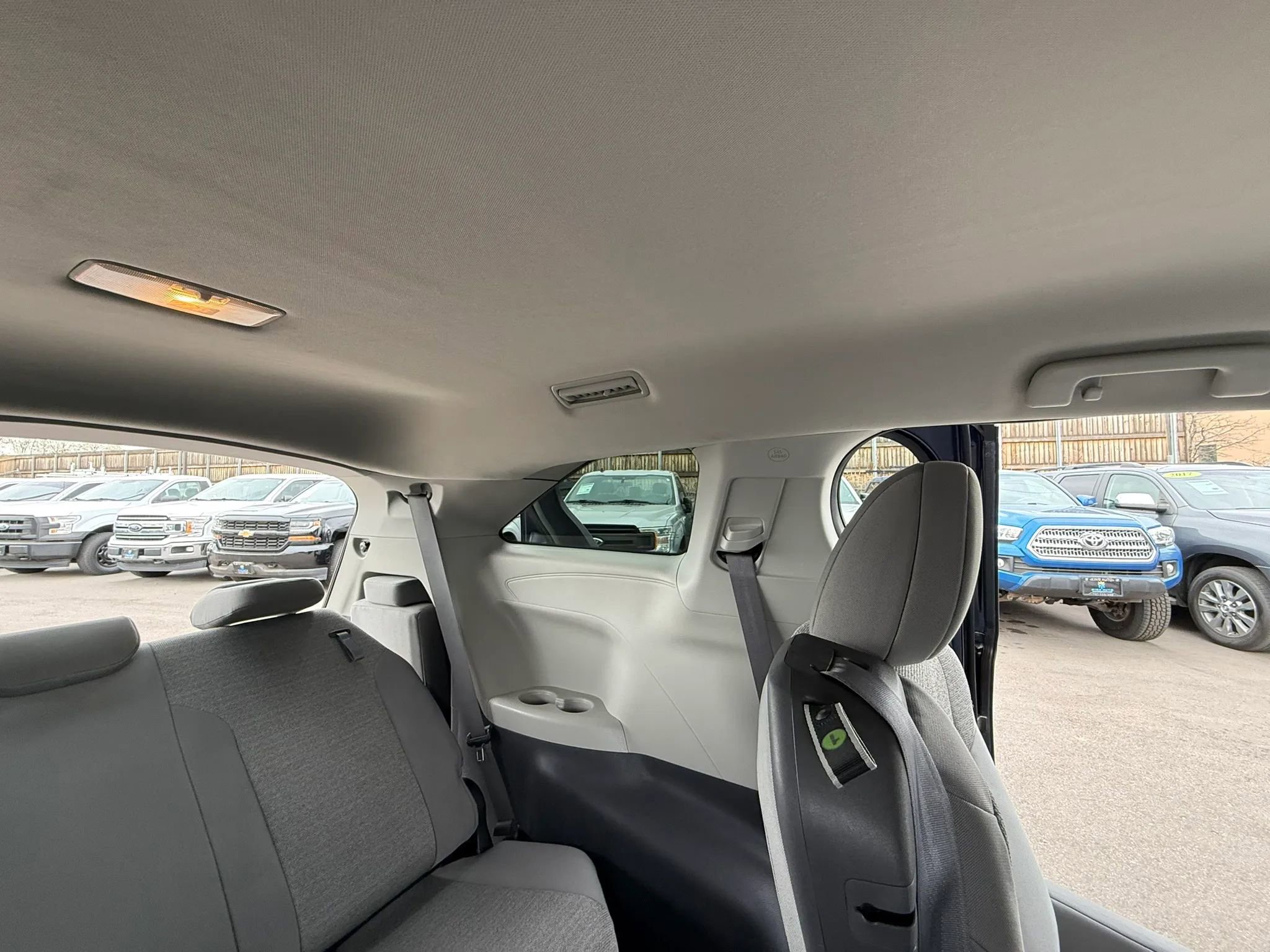 Used 2022 Toyota Sienna LE image 34