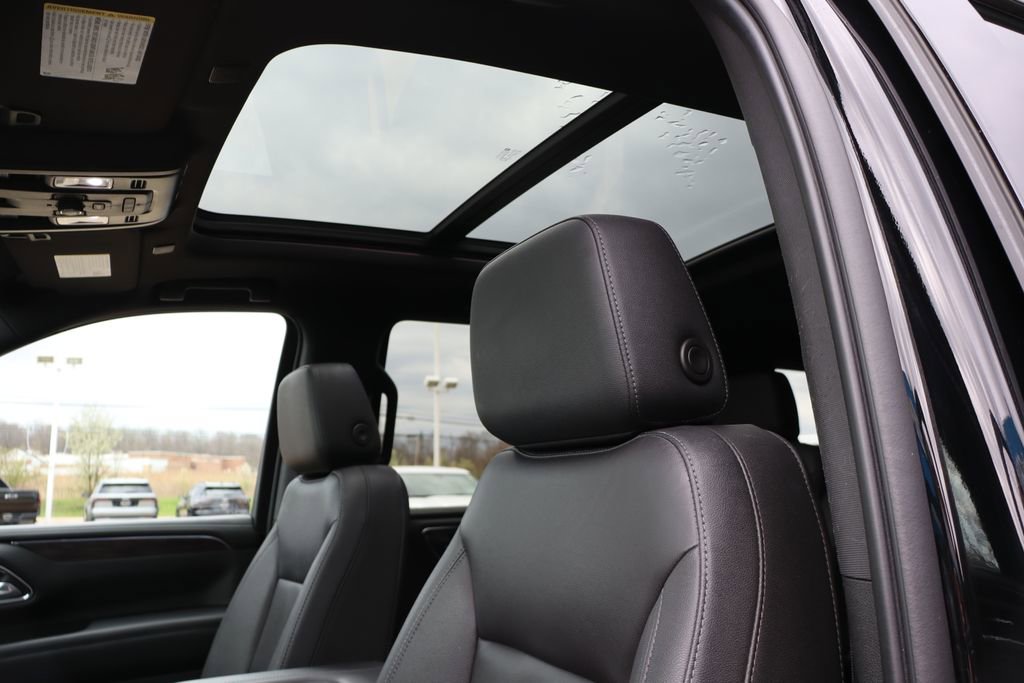 Used 2022 Chevrolet Tahoe Z71 w/ Luxury Package image 31