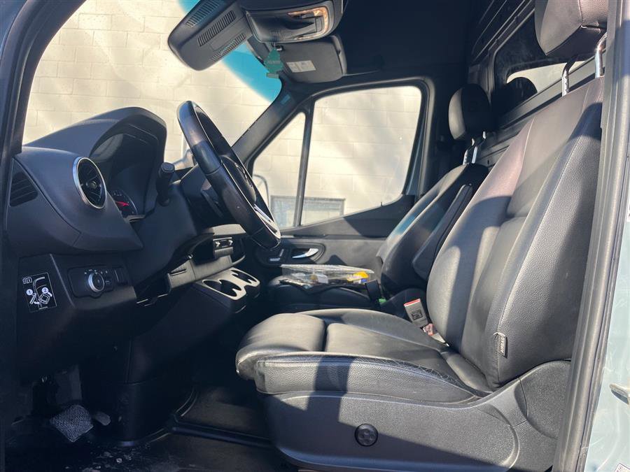 Used 2024 Mercedes-Benz Sprinter 2500 image 11