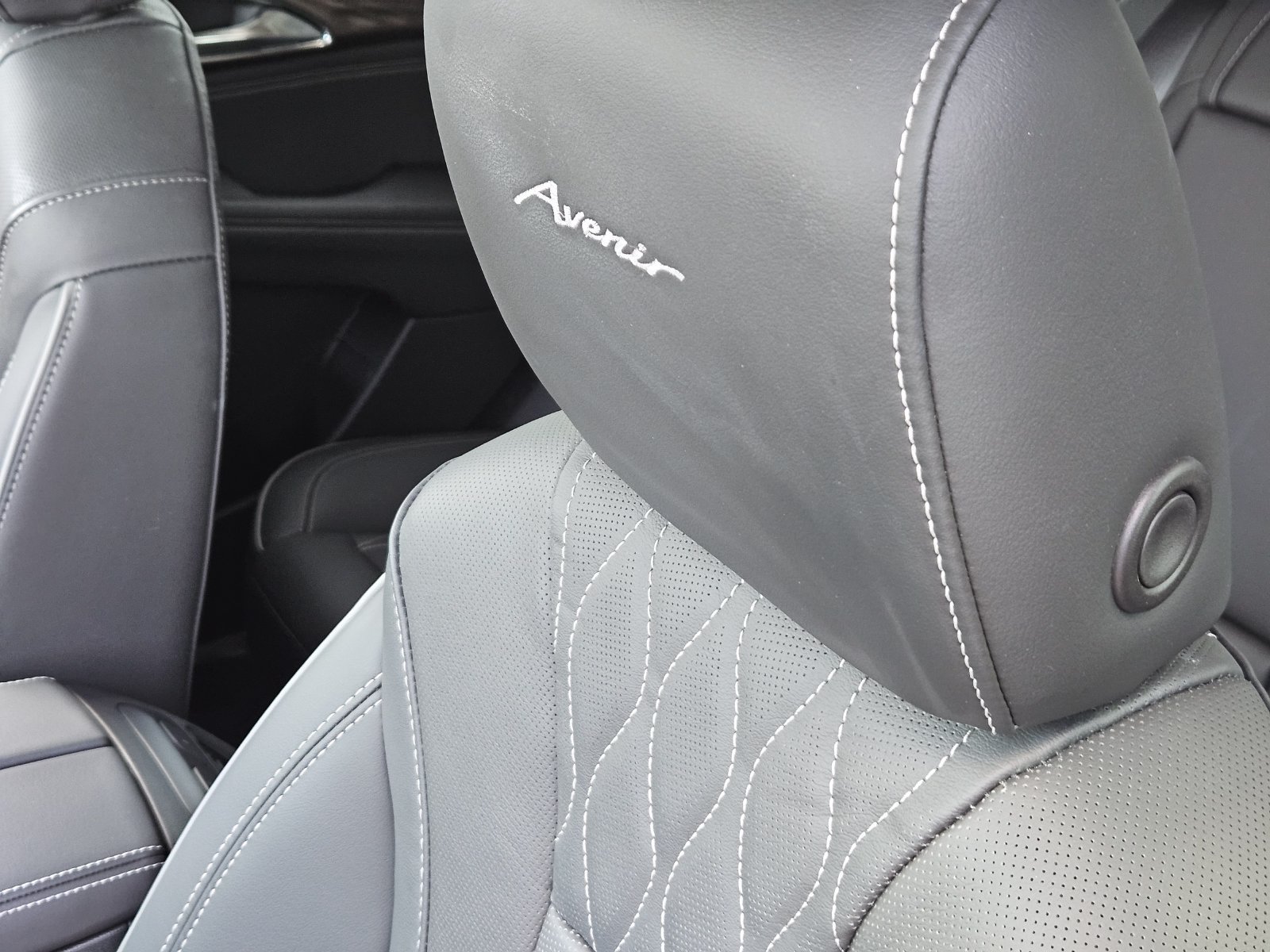 Used 2023 Buick Envision Avenir FWD image 19