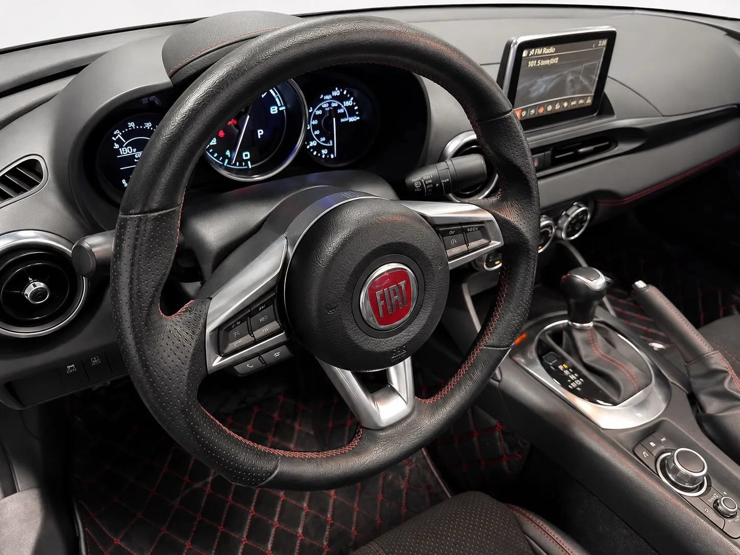 Used 2020 FIAT 124 Spider RWD image 10