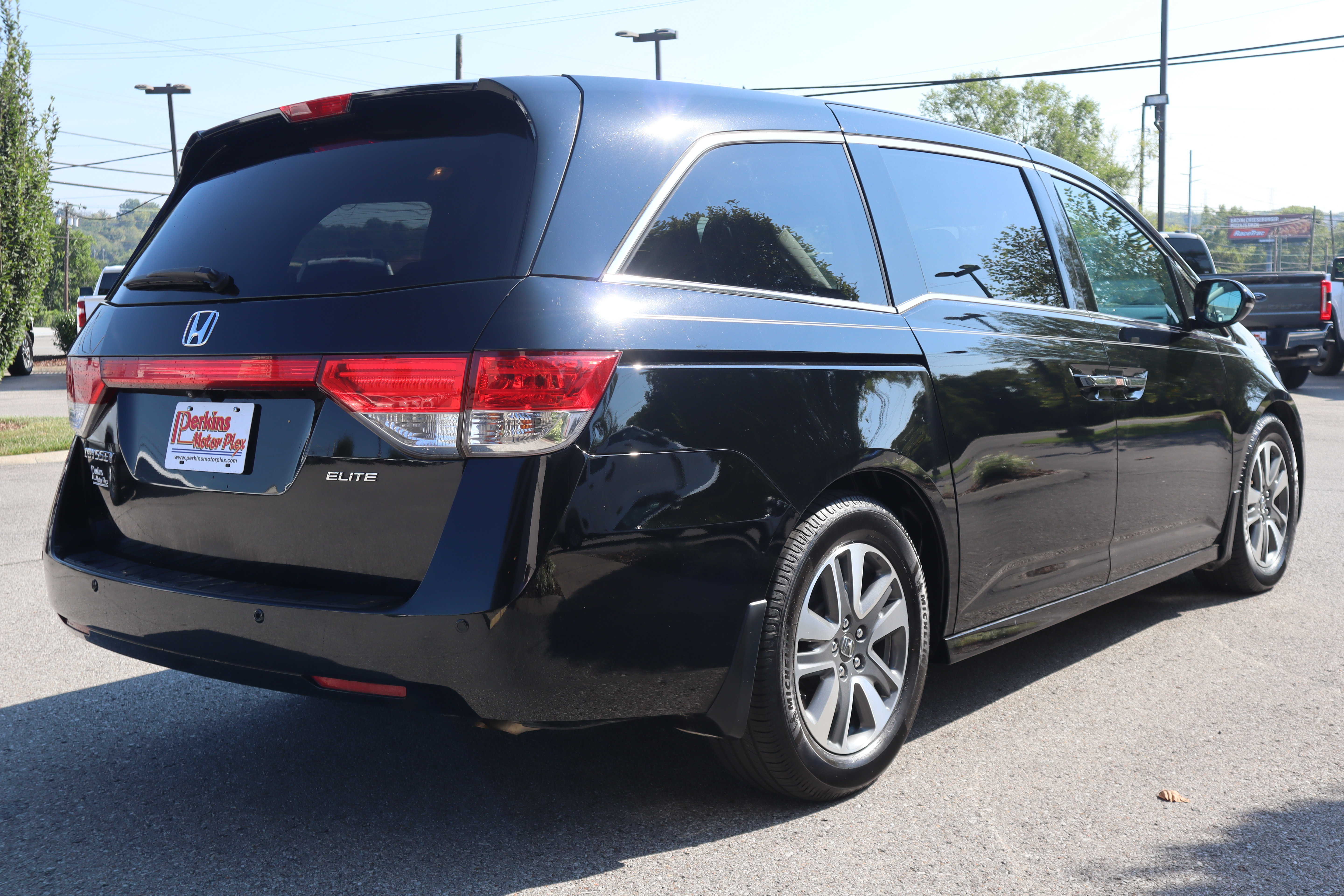 Used 2017 Honda Odyssey Touring Elite image 7