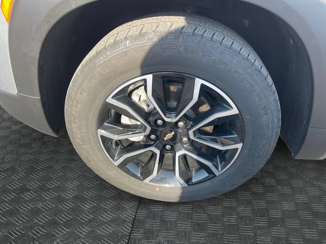 Used 2023 Chevrolet TrailBlazer ACTIV w/ Sun and Liftgate Package AWD/4WD image 14