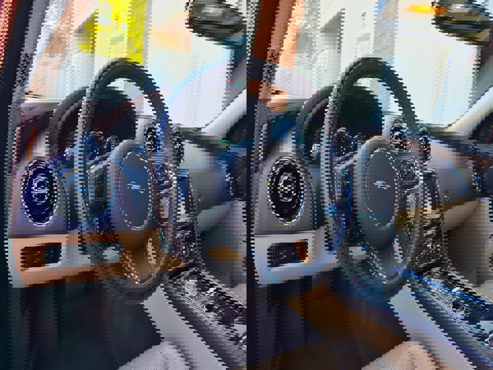 Used 2012 Jaguar XJ RWD image 17