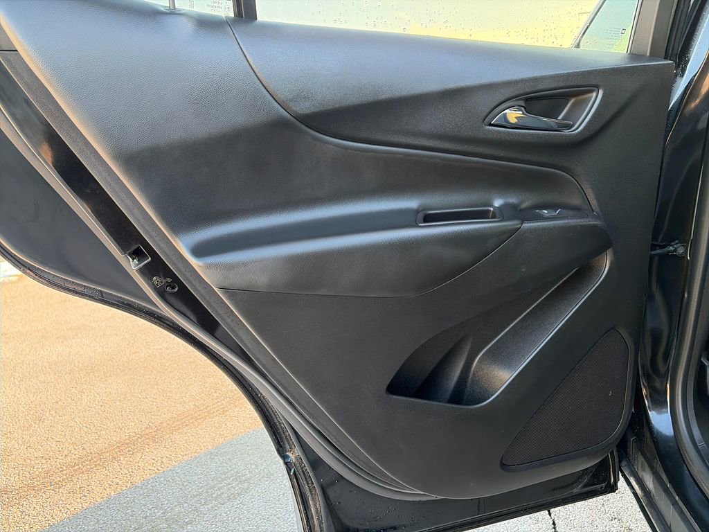 Used 2019 Chevrolet Equinox LT w/ Driver Convenience Package image 27