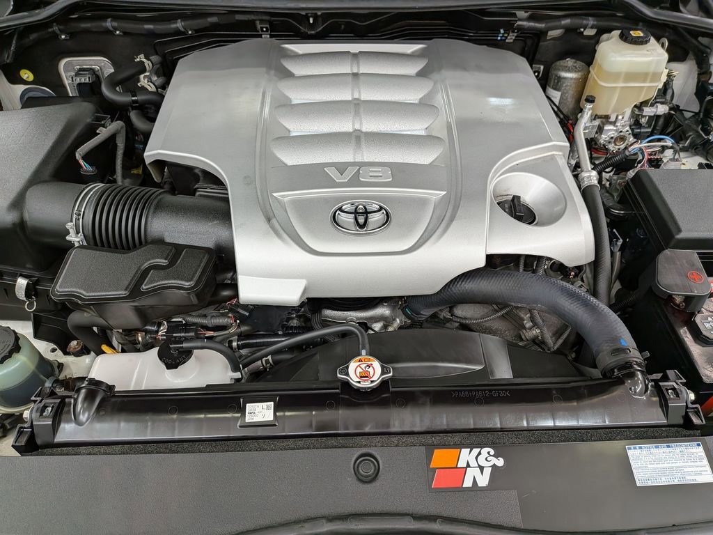 Used 2021 Toyota Land Cruiser image 38