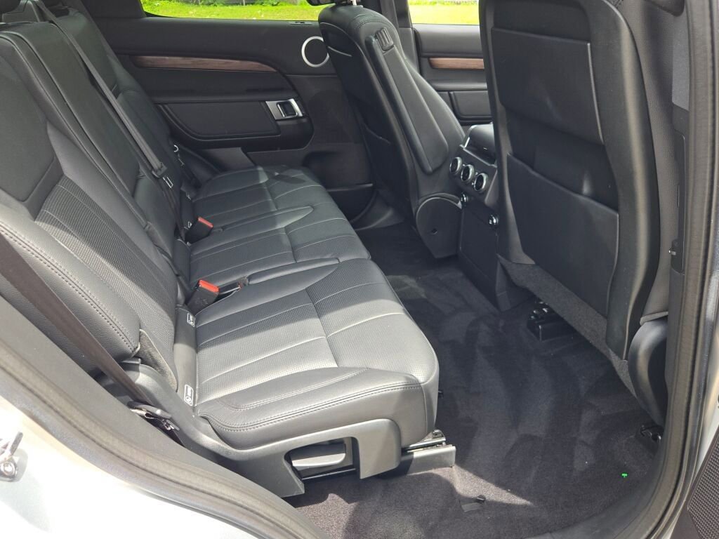 Used 2019 Land Rover Discovery HSE AWD/4WD image 10