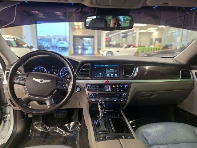 Used 2016 Hyundai Genesis 3.8 RWD image 10