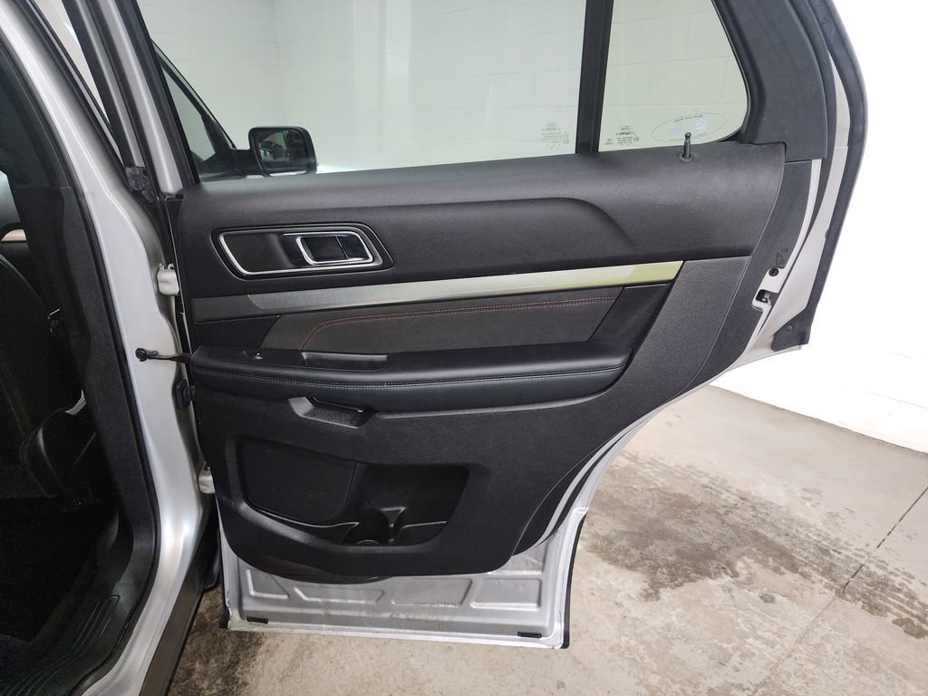 Used 2018 Ford Explorer XLT w/ Equipment Group 202A image 34