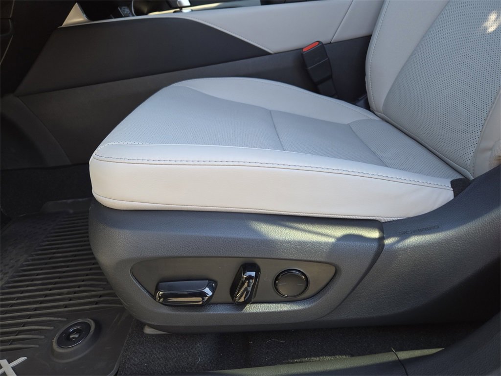 Used 2025 Lexus RX 350 F Sport w/ Convenience Package image 25