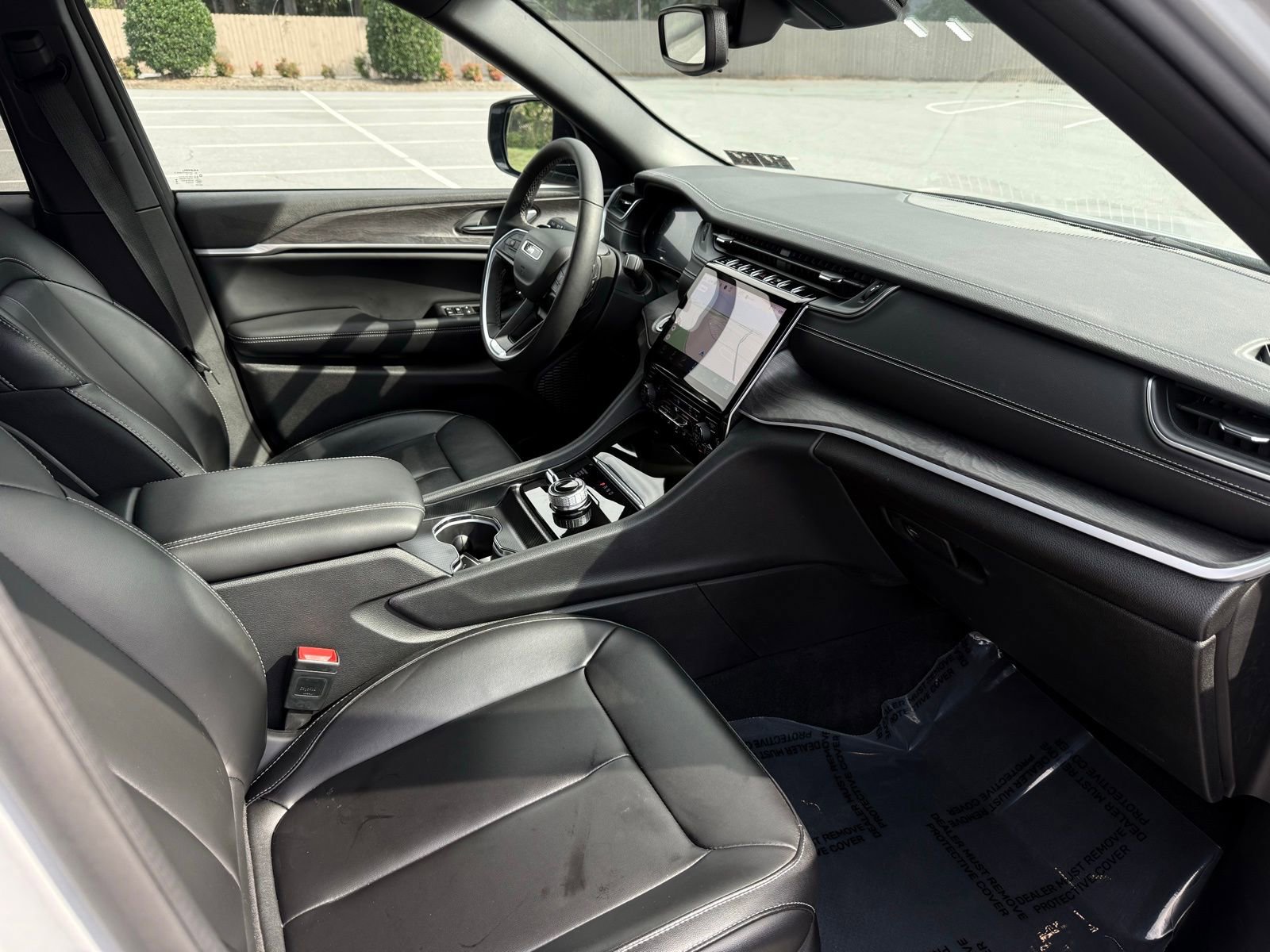 Used 2024 Jeep Grand Cherokee Limited image 21