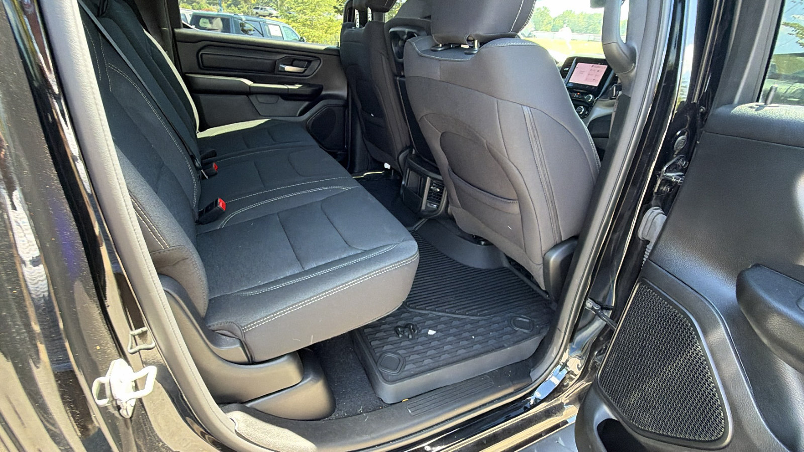Used 2025 RAM 1500 Warlock AWD/4WD image 21