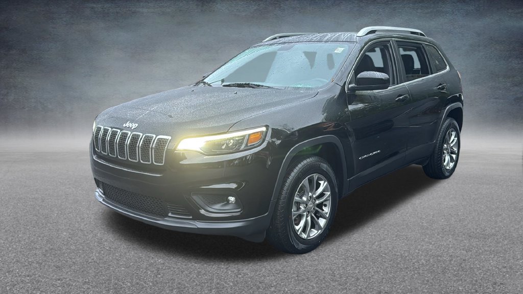 Used 2019 Jeep Cherokee Latitude Plus w/ Cold Weather Group AWD/4WD image 4