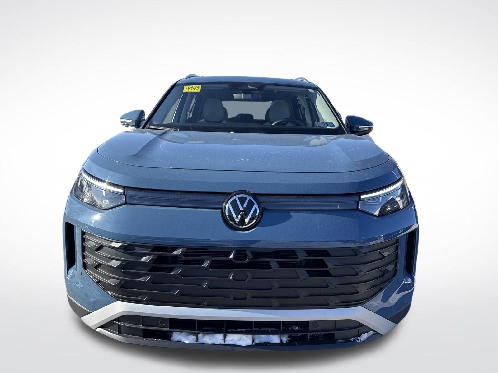 Used 2025 Volkswagen Tiguan SE AWD/4WD image 9