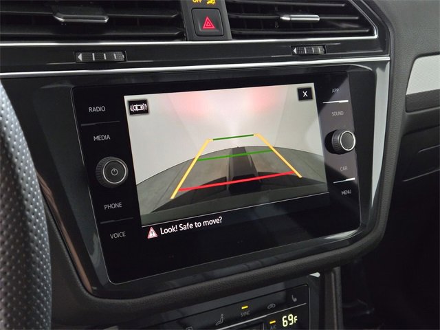 Used 2023 Volkswagen Tiguan SE R-Line image 35