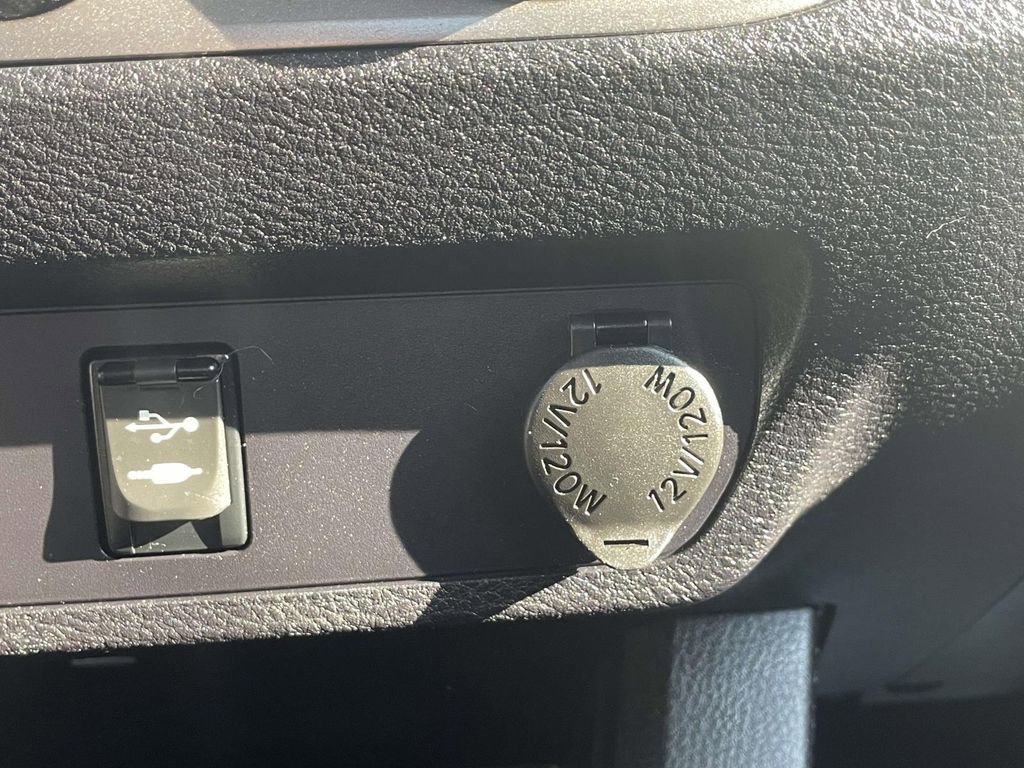 Used 2016 Toyota Tacoma SR image 33